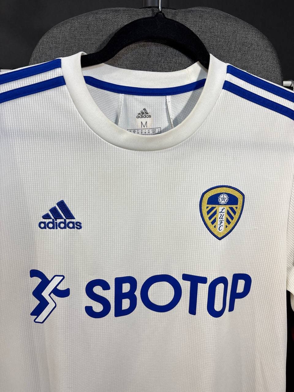 Adidas Adidas Leeds United soccer jersey Size:M Size US M / EU 48-50 / 2 - 3 Thumbnail
