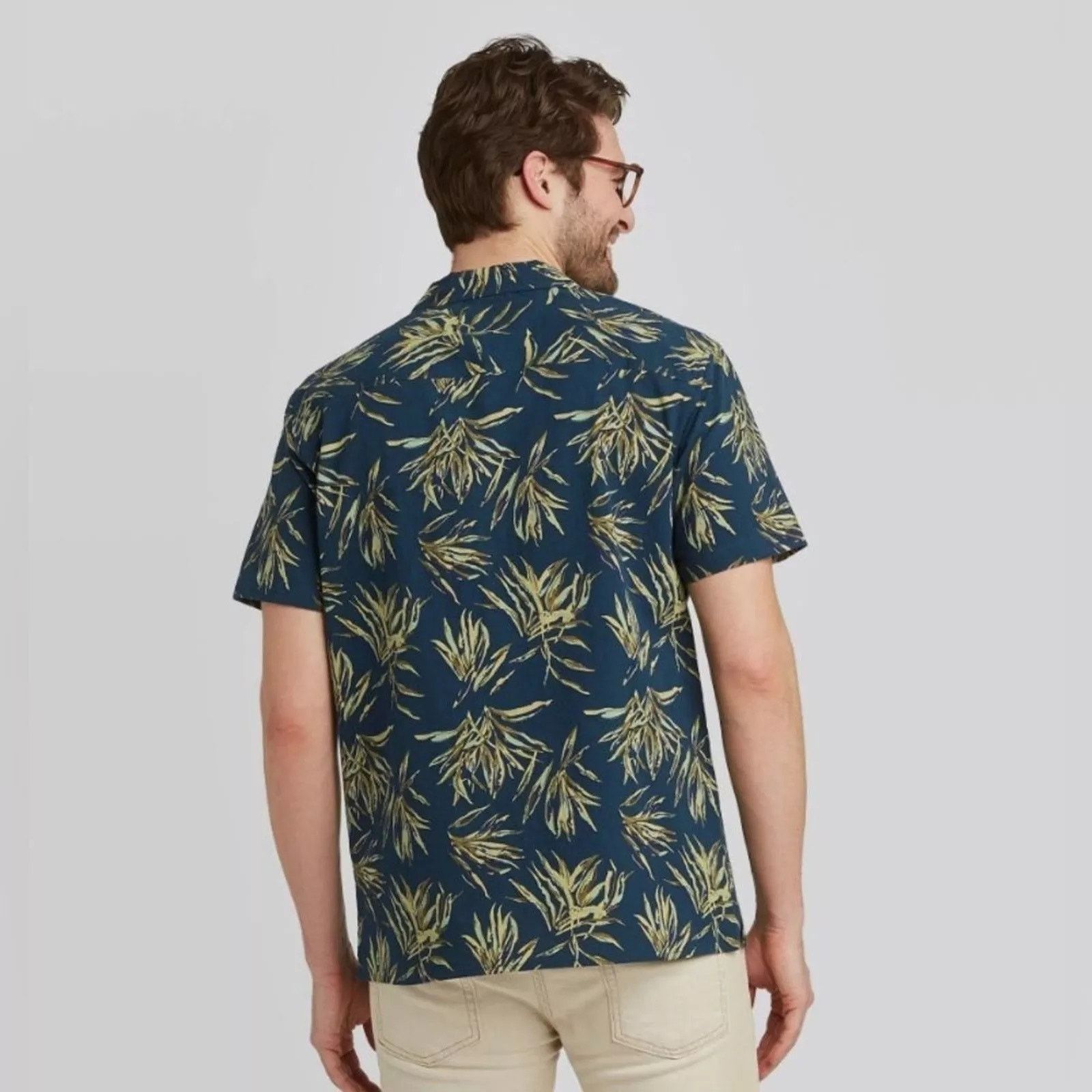 Dillard's Goodfellow & Co Men's Short Sleeve Seersucker Camp Shirt Size US S / EU 44-46 / 1 - 2 Thumbnail