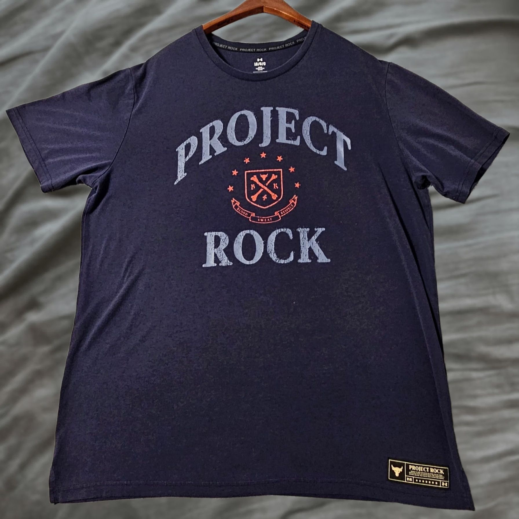 Under Armour Under Armour Project Rock T-Shirt Men Large Midnight Navy Short Sleeve Shirt Adults Large Blue Size US L / EU 52-54 / 3 - 1 Thumbnail