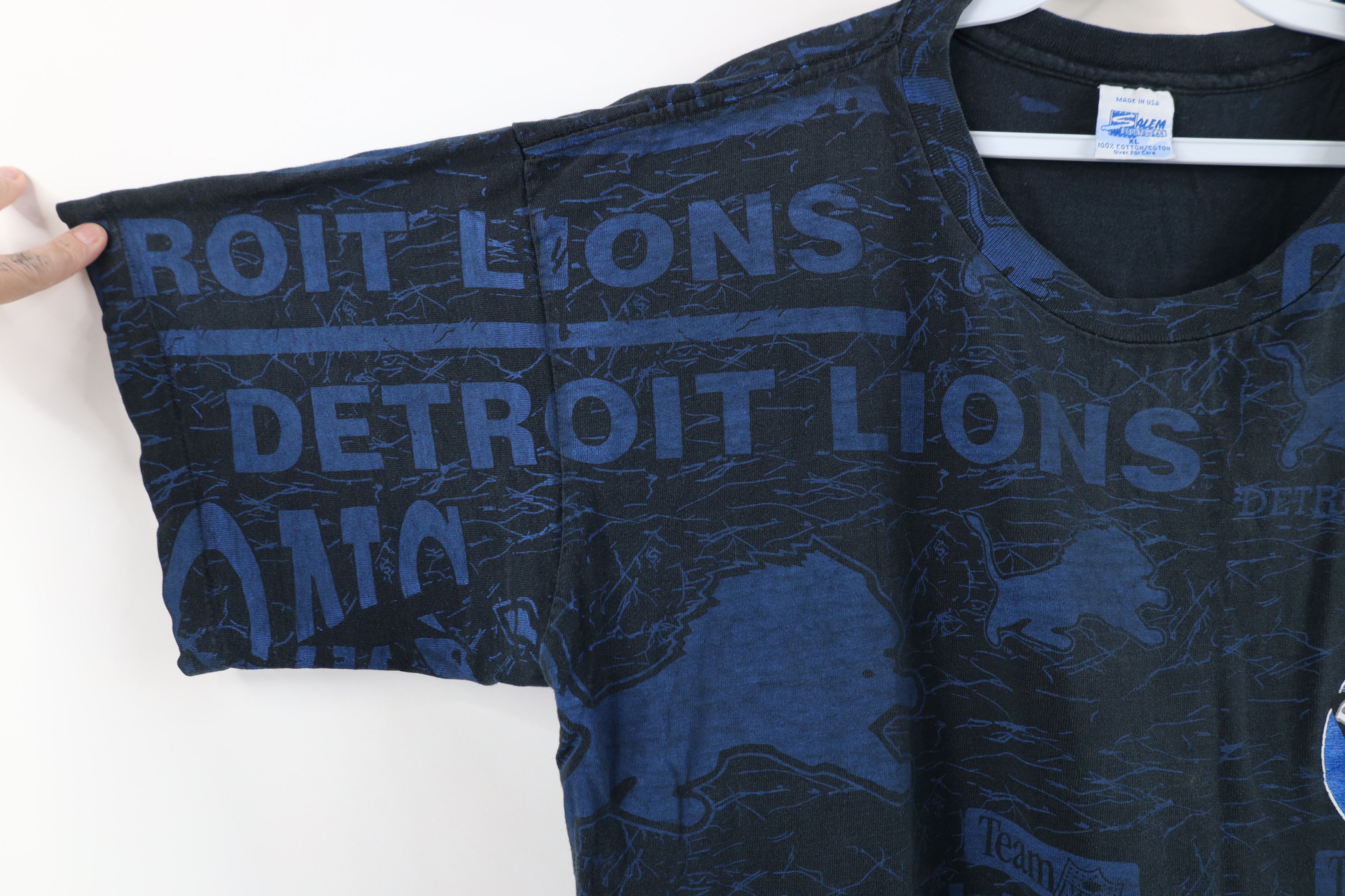 Vintage Vintage 90s Lions Football All Over Print T-Shirt USA Size US XL / EU 56 / 4 - 5 Thumbnail