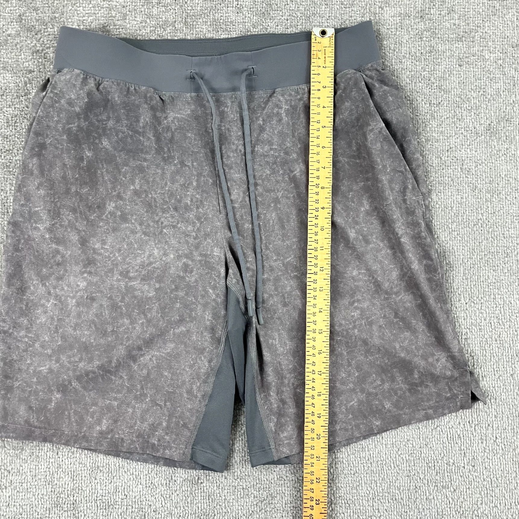 Lululemon VINTAGE Lululemon T.H.E Shorts Mens Large / 9" Linerless Gray Gravel Dust Active M7ARAS Size US 31 - 5 Thumbnail