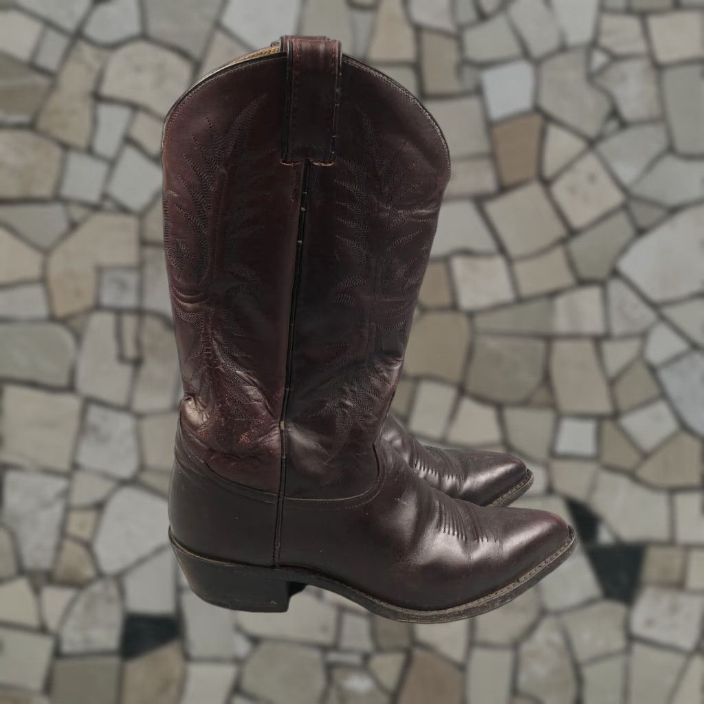 VINTAGE Tony Lama Boots Western Cowboy Boots Adult Women 8.5 E Burgundy Leather Pointed Toe Roper - Casual Workwear Shoes Ladies