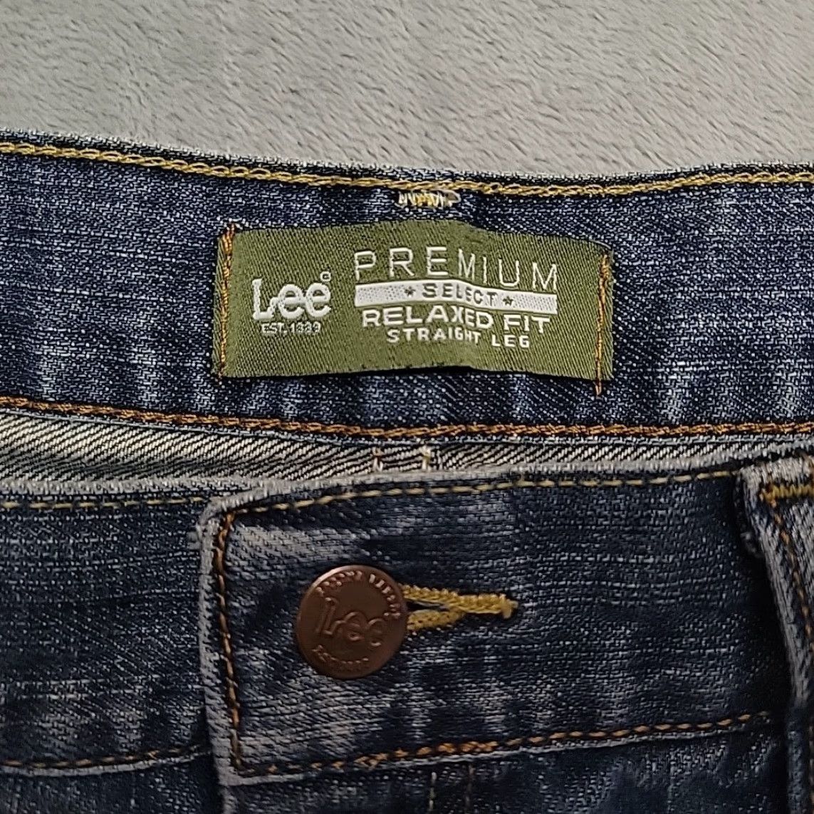 Lee Lee Jeans Men 38x32 Blue Denim Relaxed Fit Straight Leg Med Wash Premium Select Jeans Men 38 Blue Denim Relaxed Straight 90s USA American Mens Size US 38 / EU 54 - 4 Thumbnail