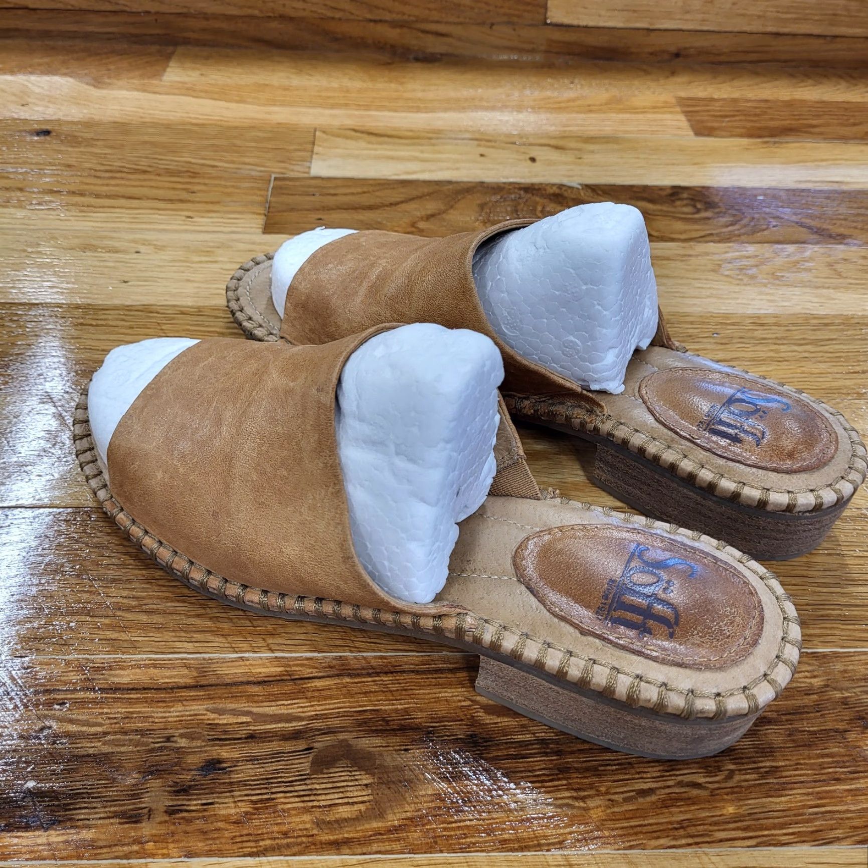 Vintage Sofft Nalanie Sandals Womens Size 6.5M Slides Leather Khaki Upper Tan Lining Leather Insole Casual Size US 7 / IT 37 - 3 Thumbnail