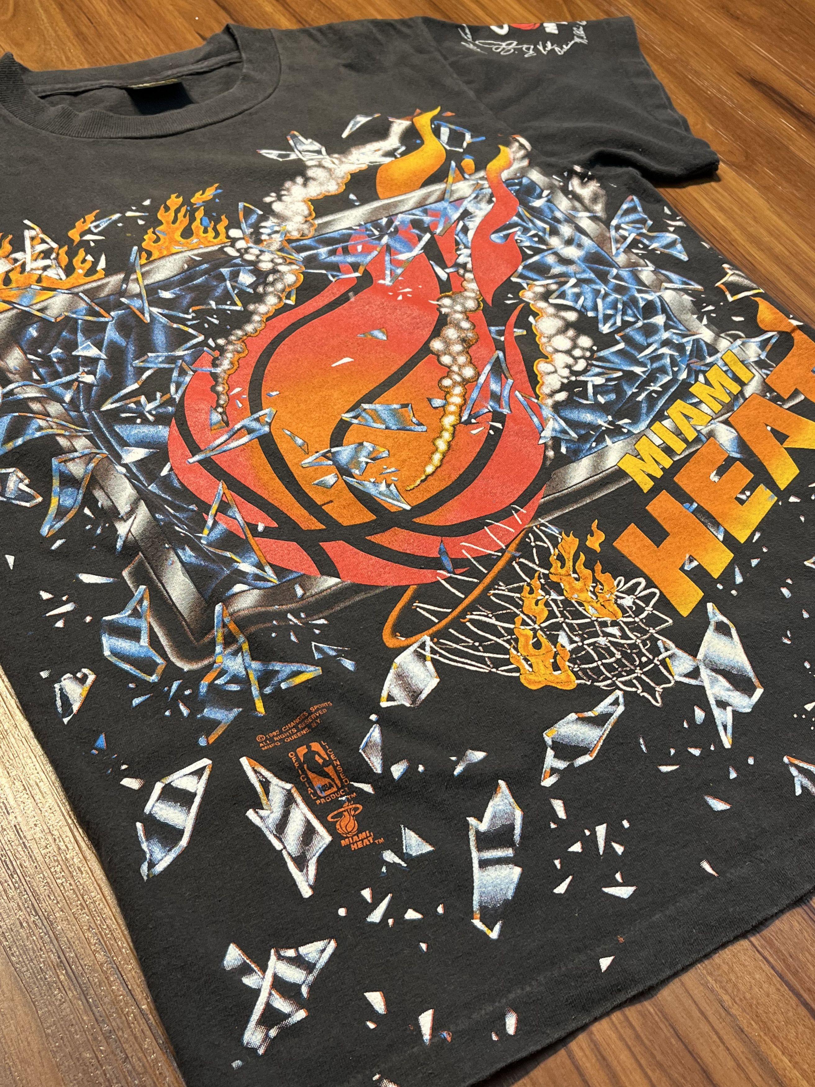 Changes × Vintage Vintage 1992 Miami Heat Shattered Backboard Tee Size M Size US M / EU 48-50 / 2 - 2 Thumbnail