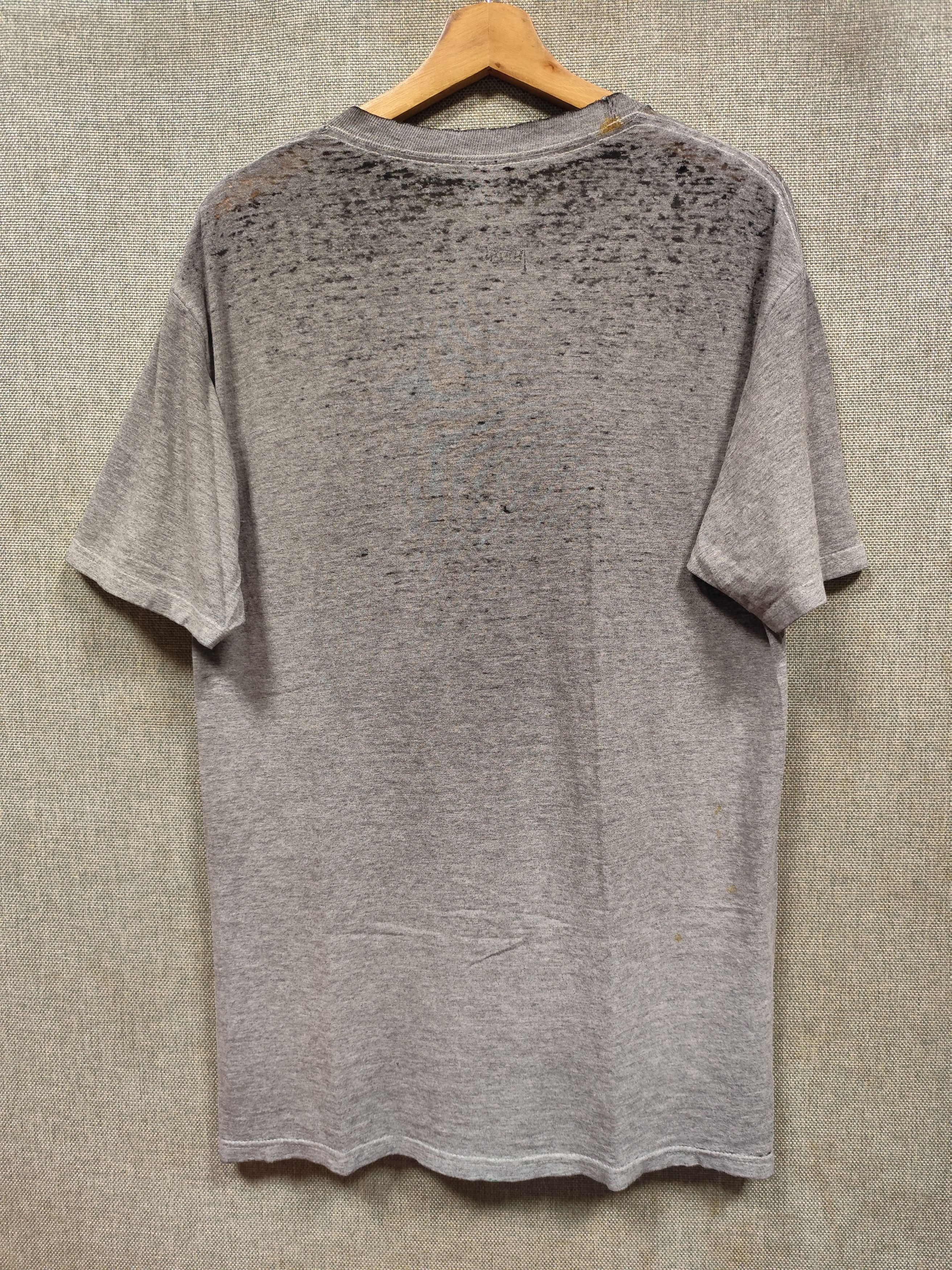 Stussy Vintage 90s t shirt stussy HELL.A thrashed Size US M / EU 48-50 / 2 - 2 Thumbnail