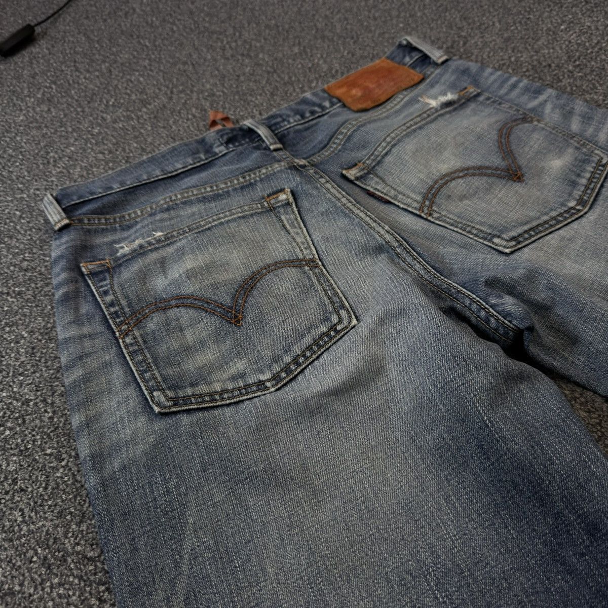 Levi's Vintage Clothing 🔥 Archives Bootcut Levis 507 Faded Aging Denim W33 Size US 33 - 9 Thumbnail