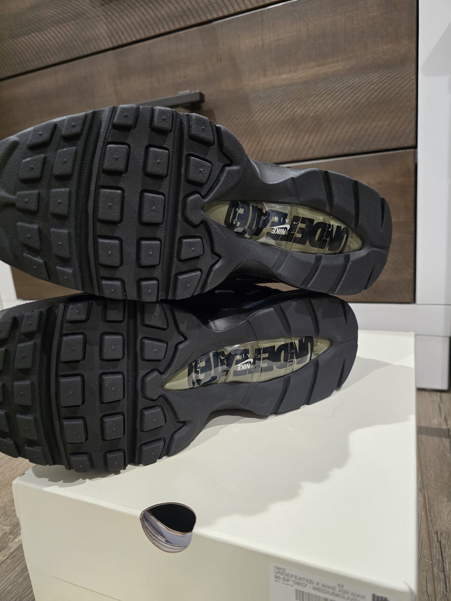Nike Nike Air Max 95 Undefeated Geo Size 11 La Brea undftd Olive Size US 11 / EU 44 - 4 Thumbnail