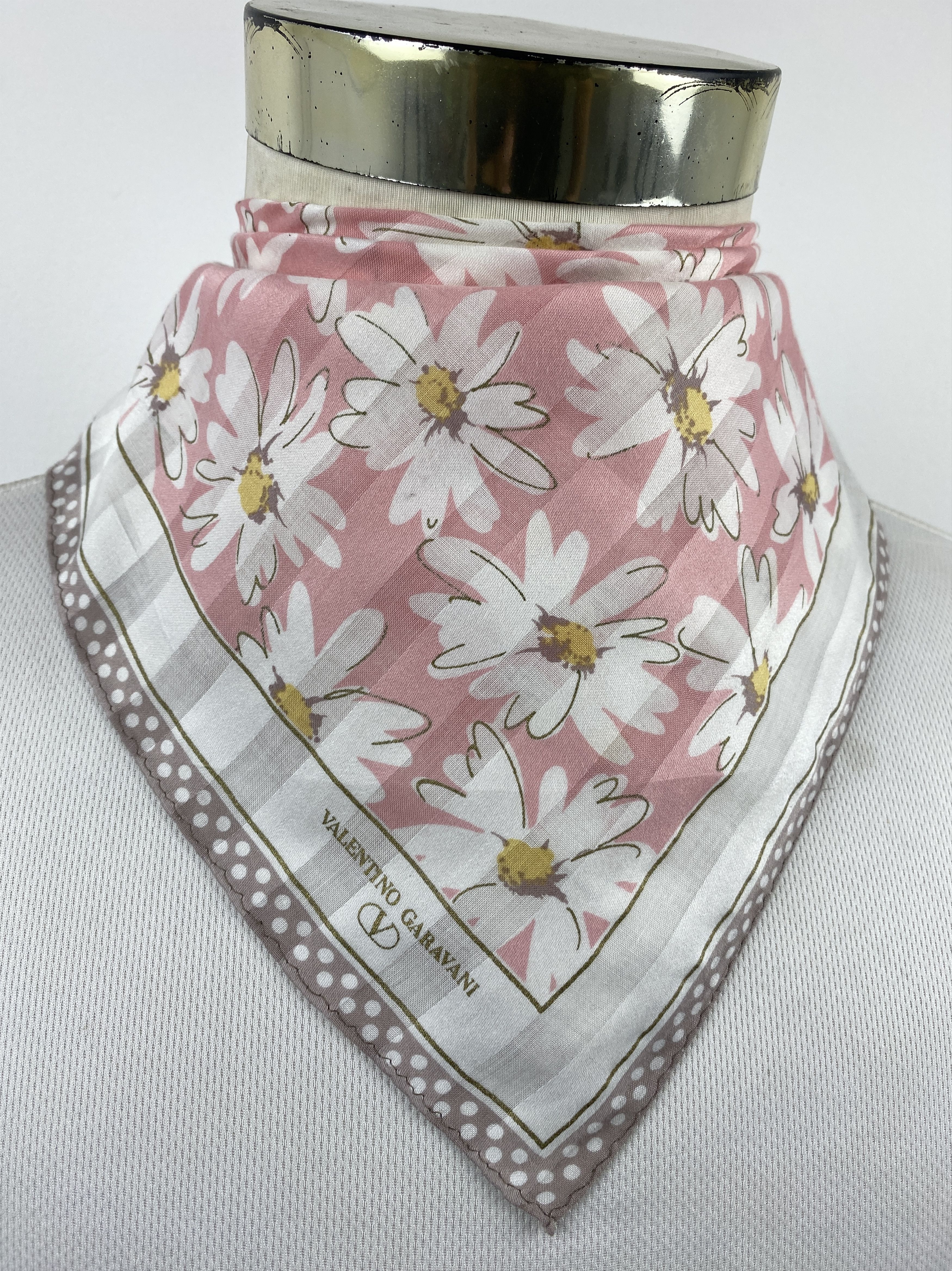 Valentino Valentino Garavani Handkerchief / Neckerchief HKC1116 Size ONE SIZE - 2 Thumbnail