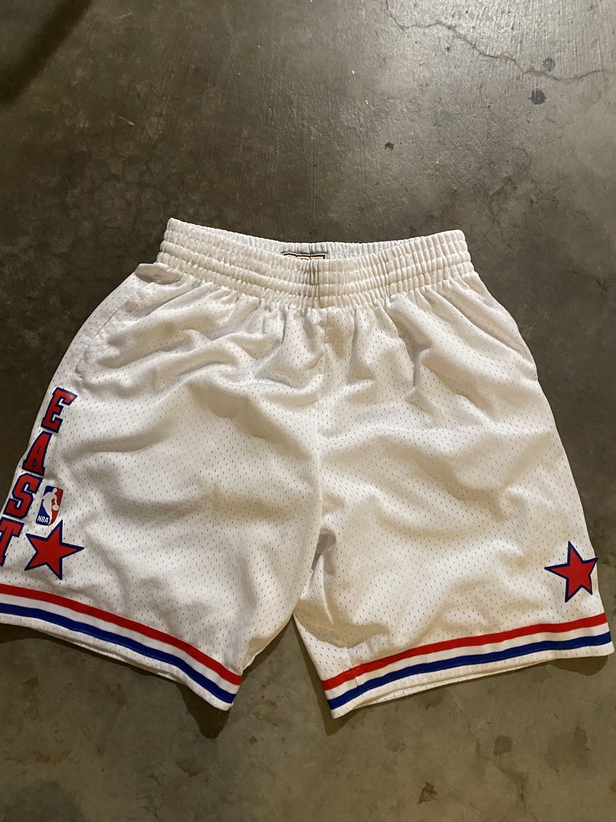 Mitchell & Ness Mitchell & Ness NBA Shorts Medium East Size US 32 / EU 48 - 1 Thumbnail
