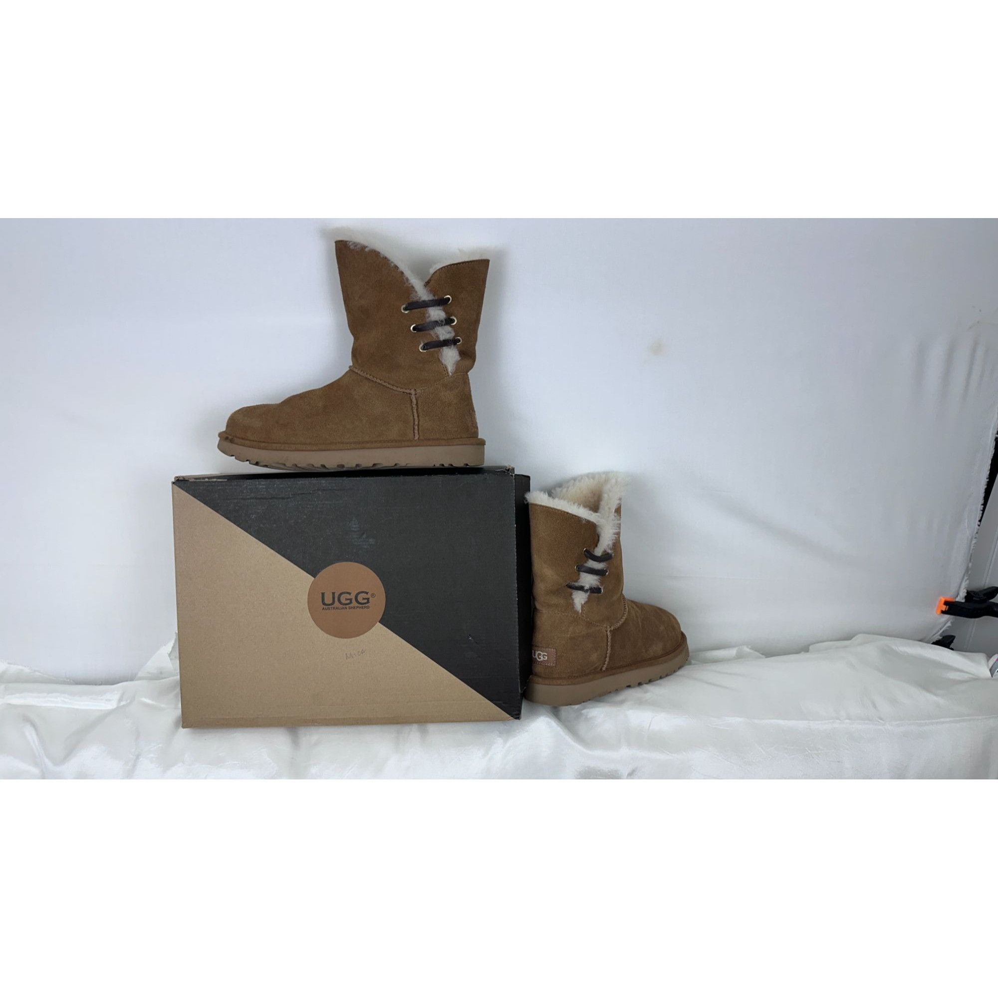 Ugg UGG Womens Brown Suede & Sheepskin Lined Winter Boots Size 8 Size US 8 / IT 38 - 18 Thumbnail