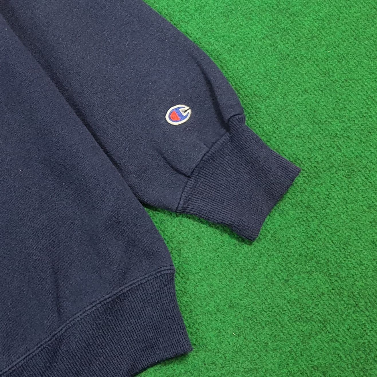 Champion Vintage Champion Embroidery Spell Out Crewneck C293N8 Size US L / EU 52-54 / 3 - 3 Thumbnail