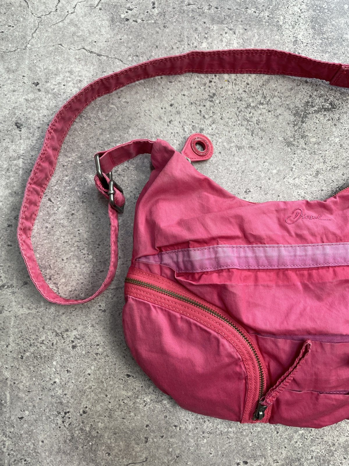 Diesel Vintage Dieslel Bag Y2K Sling bag Messenger Pink 00s Size ONE SIZE - 2 Thumbnail