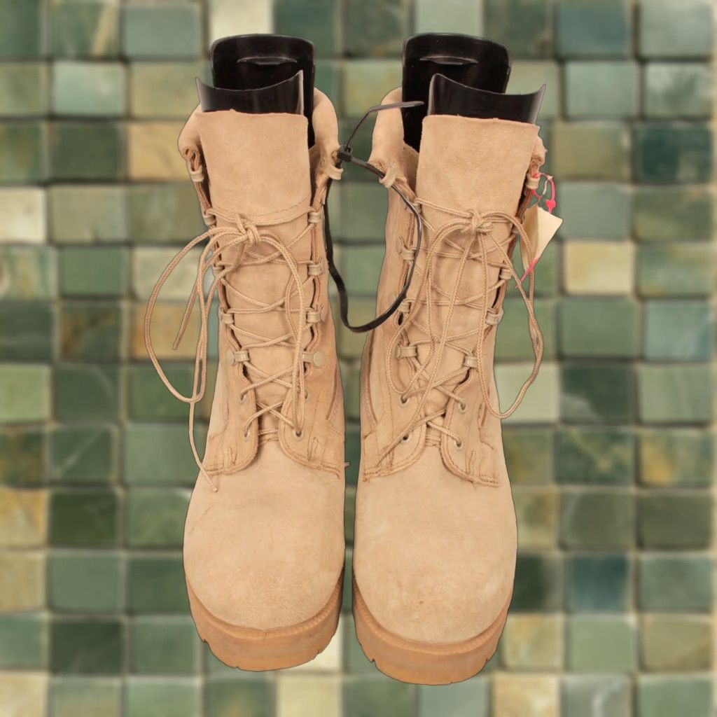 Vintage VINTAGE US Army Desert Boots Mens Boots Desert Beige Suede 6 R Army Combat Hot Weather Shoes Size US 6 / EU 39 - 1 Thumbnail