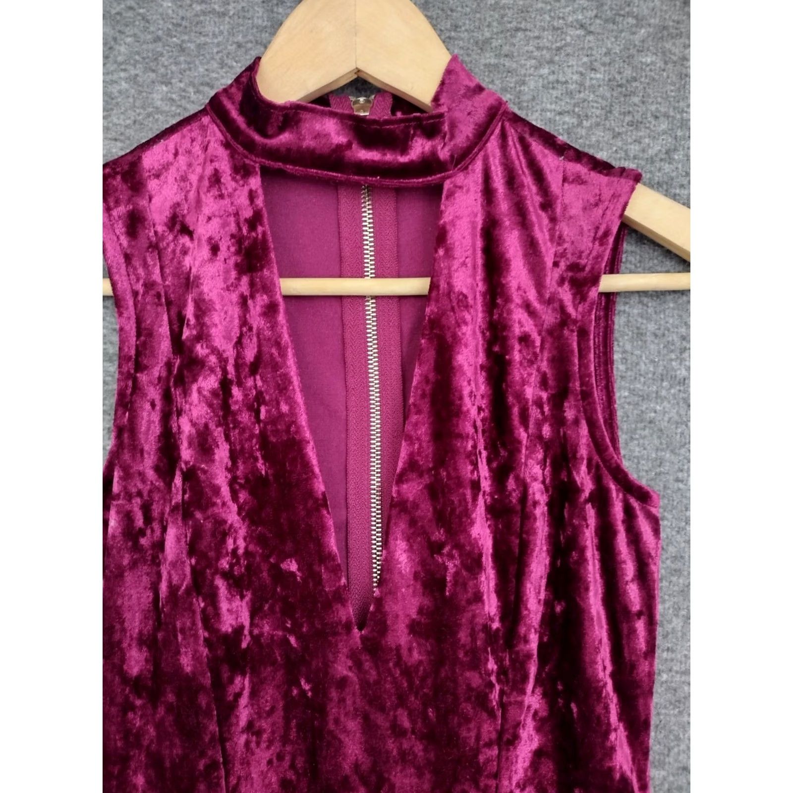 Vintage Charlotte Russe Velvet Choker Neck Open V Sleeveless Bodycon Dress XS Wine Red Women Size XS / US 0-2 / IT 36-38 - 3 Thumbnail