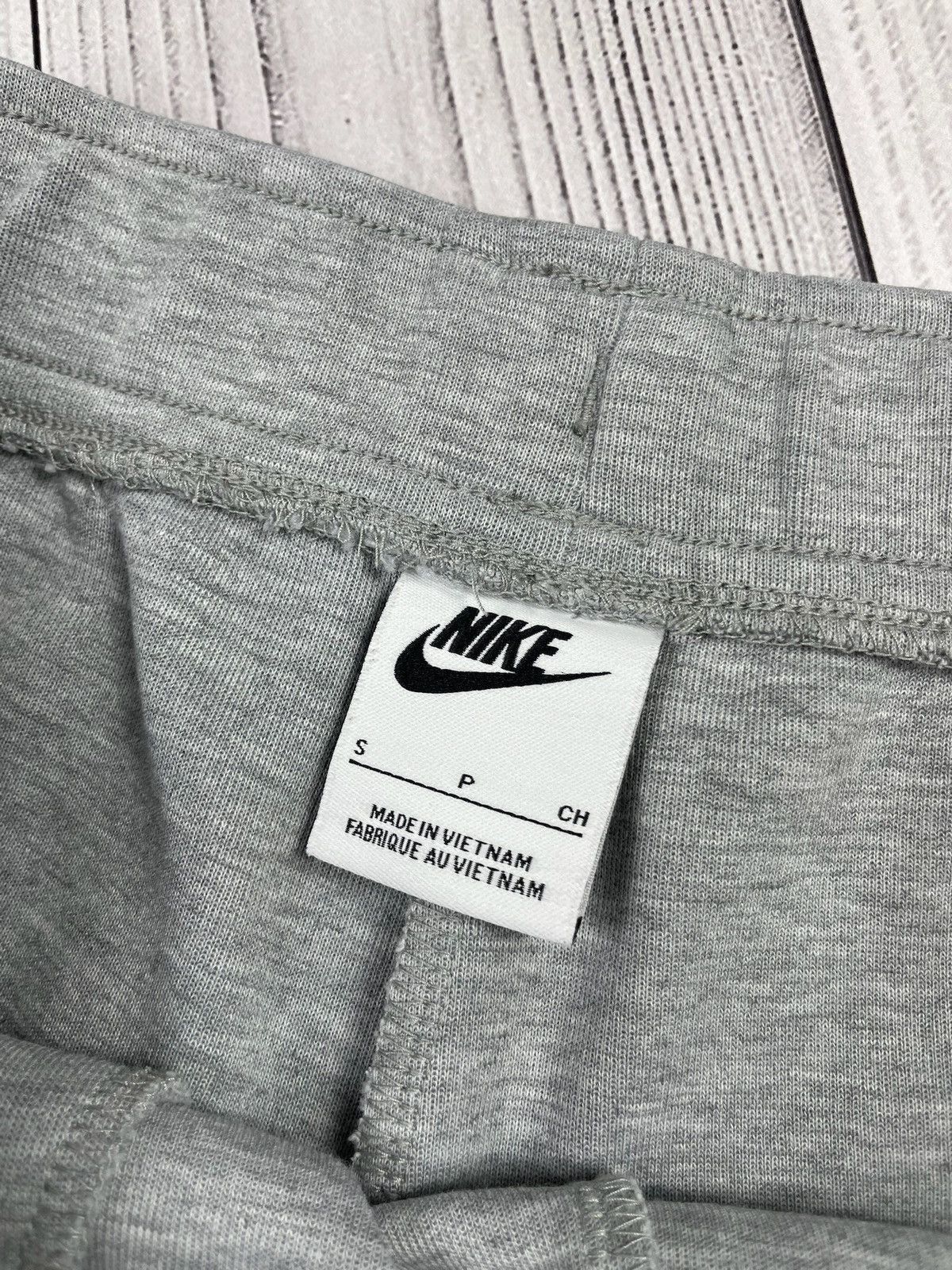 Nike Vintage Nike tech fleece soccer croatia track suit Shorts Size US S / EU 44-46 / 1 - 10 Thumbnail