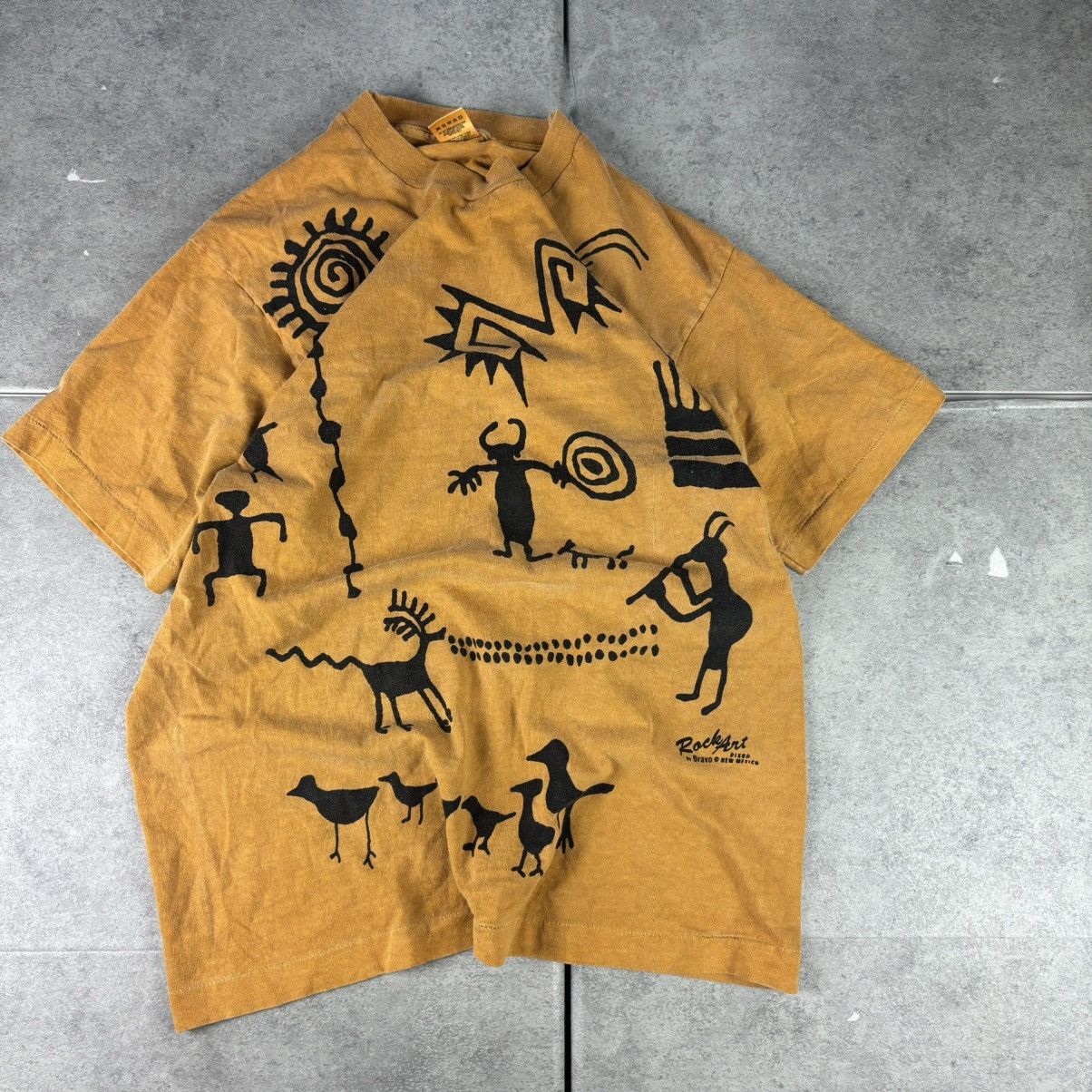 Fruit Of The Loom Vintage 90s Seriglyphs Shirt Single Stitch All Over Print Size US L / EU 52-54 / 3 - 1 Thumbnail