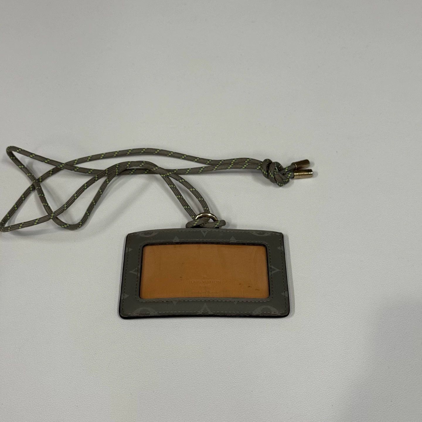 Louis Vuitton LV document charm Size ONE SIZE - 1 Thumbnail