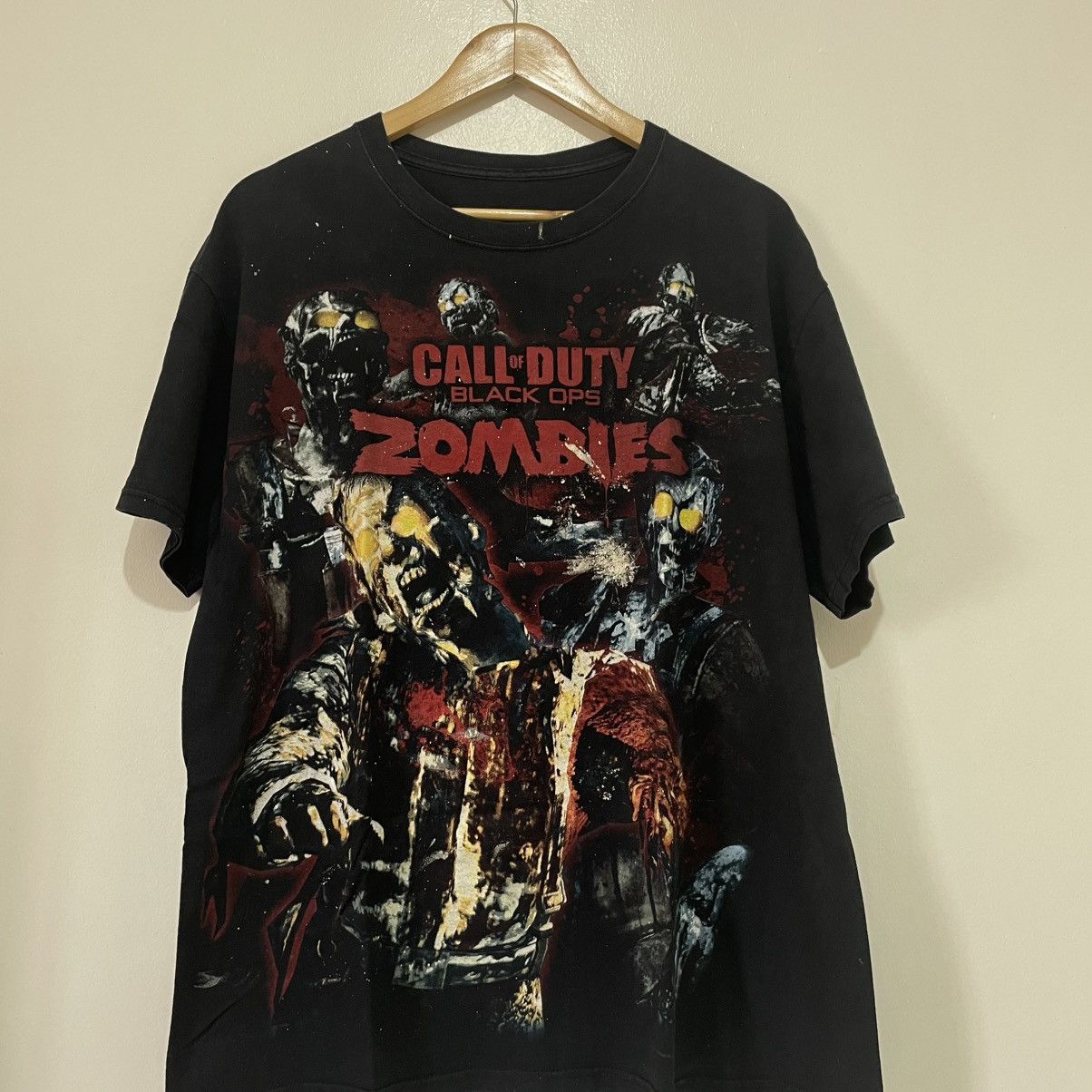 Vintage 2011 Call of Duty: Black Ops - Zombies Size US L / EU 52-54 / 3 - 1 Thumbnail