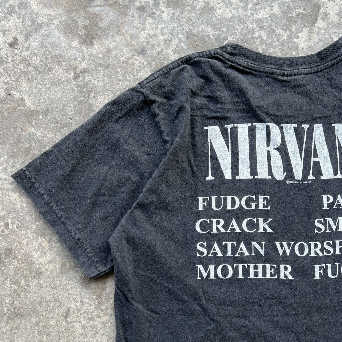 Vintage Vintage Sunfaded Nirvana Vestibule Band Tshirt Old Bootleg Size US M / EU 48-50 / 2 - 9 Thumbnail