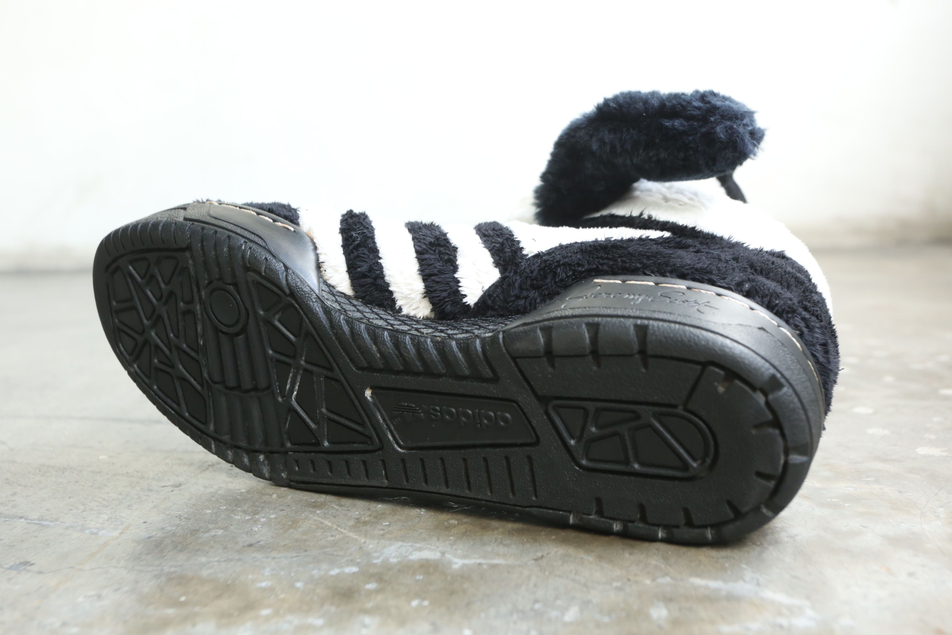 Adidas × Jeremy Scott Adidas - Jeremy Scott - F/W 11 - Panda Bear Sneakers Size US 9.5 / EU 42-43 - 15 Thumbnail