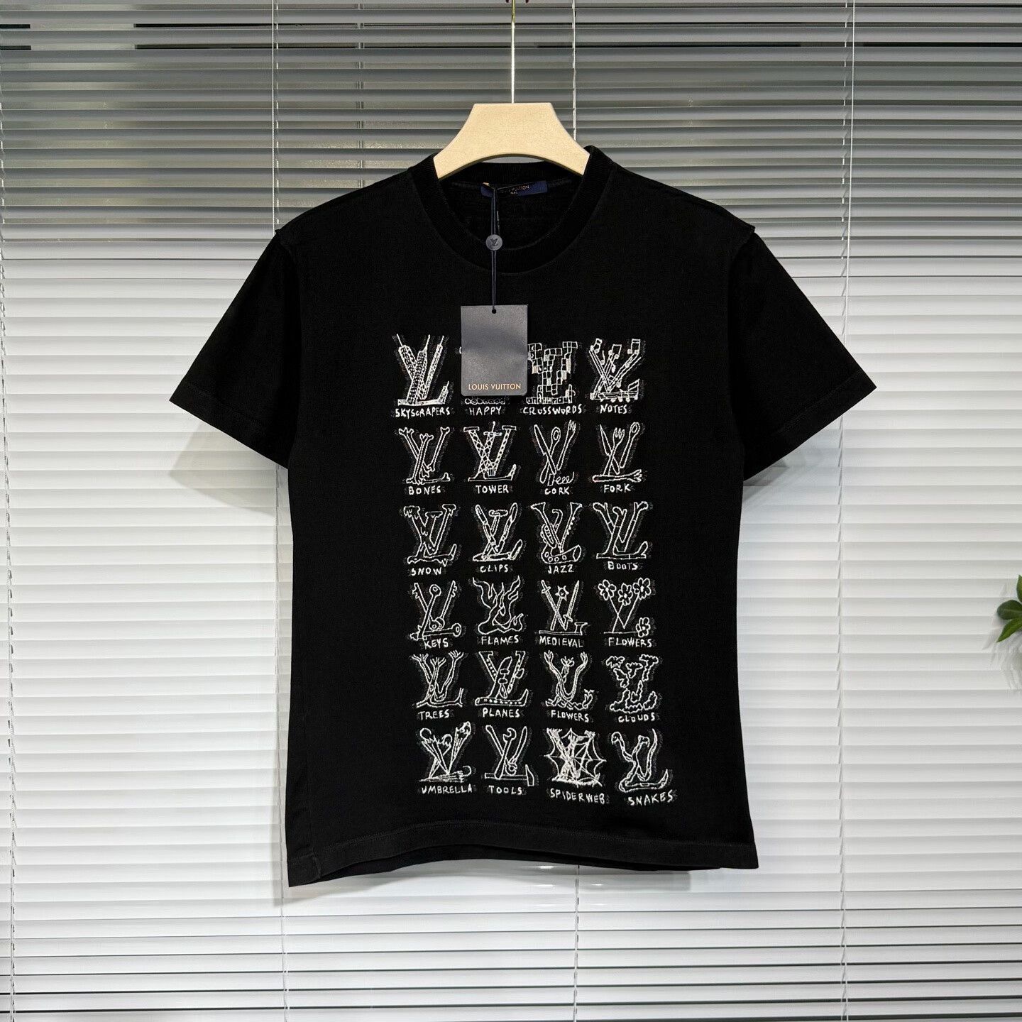 Louis Vuitton Louis Vuitton S Size Short-Sleeve T-Shirt Size US S / EU 44-46 / 1 - 1 Thumbnail
