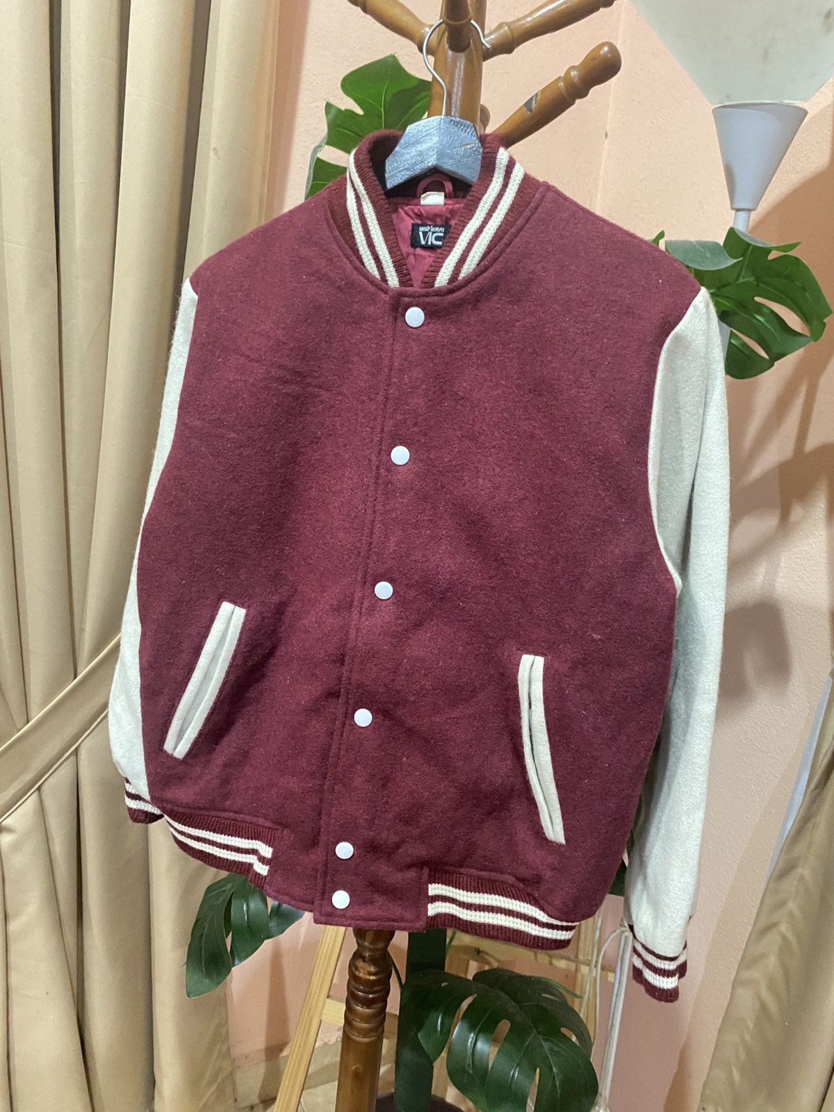 Other VINTAGE VIC MAROON VARSITY JACKET Size US M / EU 48-50 / 2 - 2 Thumbnail