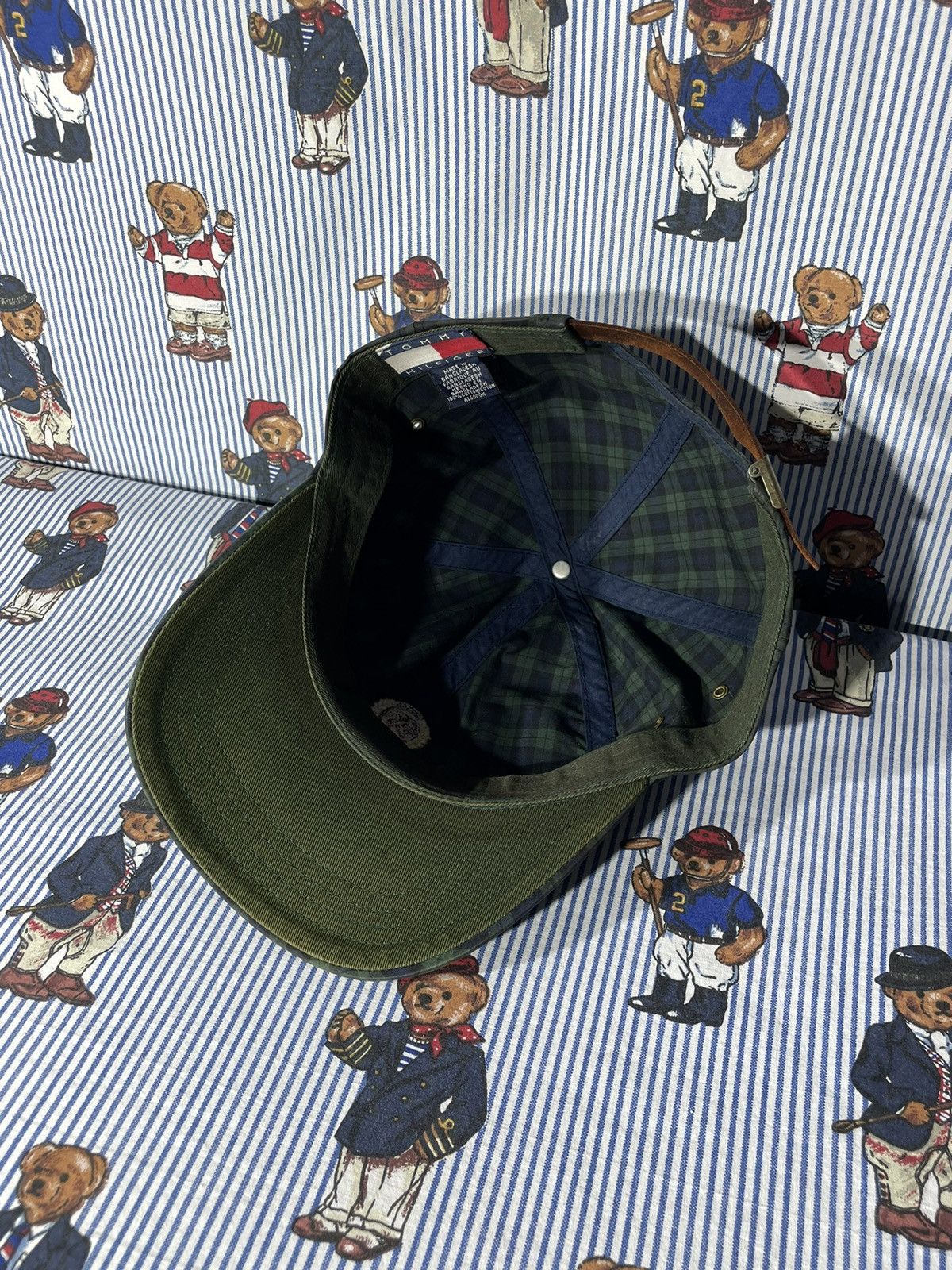 Tommy Hilfiger × Vintage Cap Tommy Hilfiger Lion Crest OG Vintage 90’s Size ONE SIZE - 13 Thumbnail