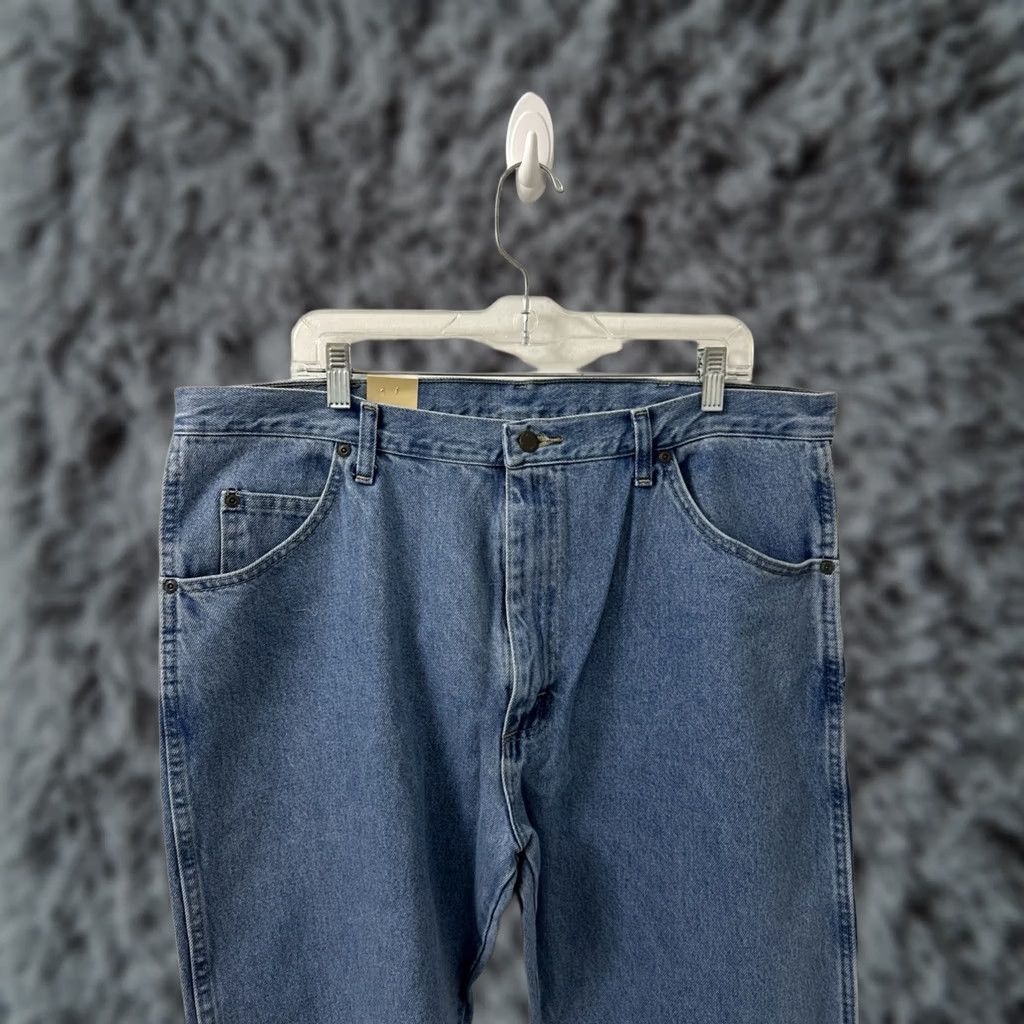 Wrangler VINTAGE Wrangler Jeans Mens 40x30 Light Blue Wash NWT Classic Fit Denim 5-Pocket Zipper Button Men Blue Wrangler Rugged Wear Jeans NWT Size US 40 / EU 56 - 1 Thumbnail