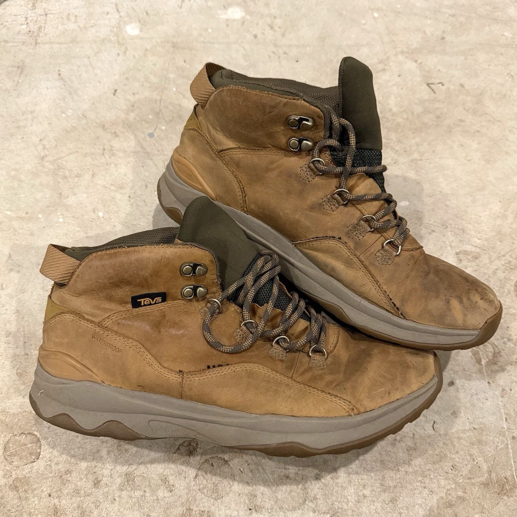 Teva TEVA Arrowood Utility Mid WP Size 11 Sand Leather TRAIL BOOTS Hiking 1017168 Men Waterproof Leather Mid Ankle Boots Size US 10 / EU 43 - 2 Thumbnail