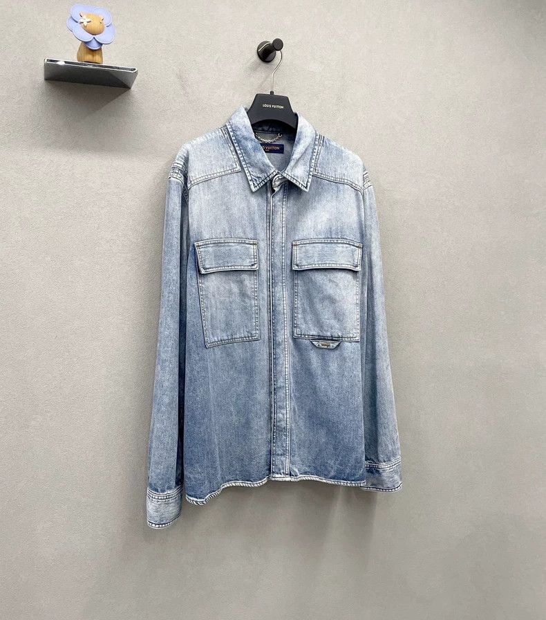 Louis Vuitton Louis Vuitton Light blue denim jacket Size US L / EU 52-54 / 3 - 3 Thumbnail