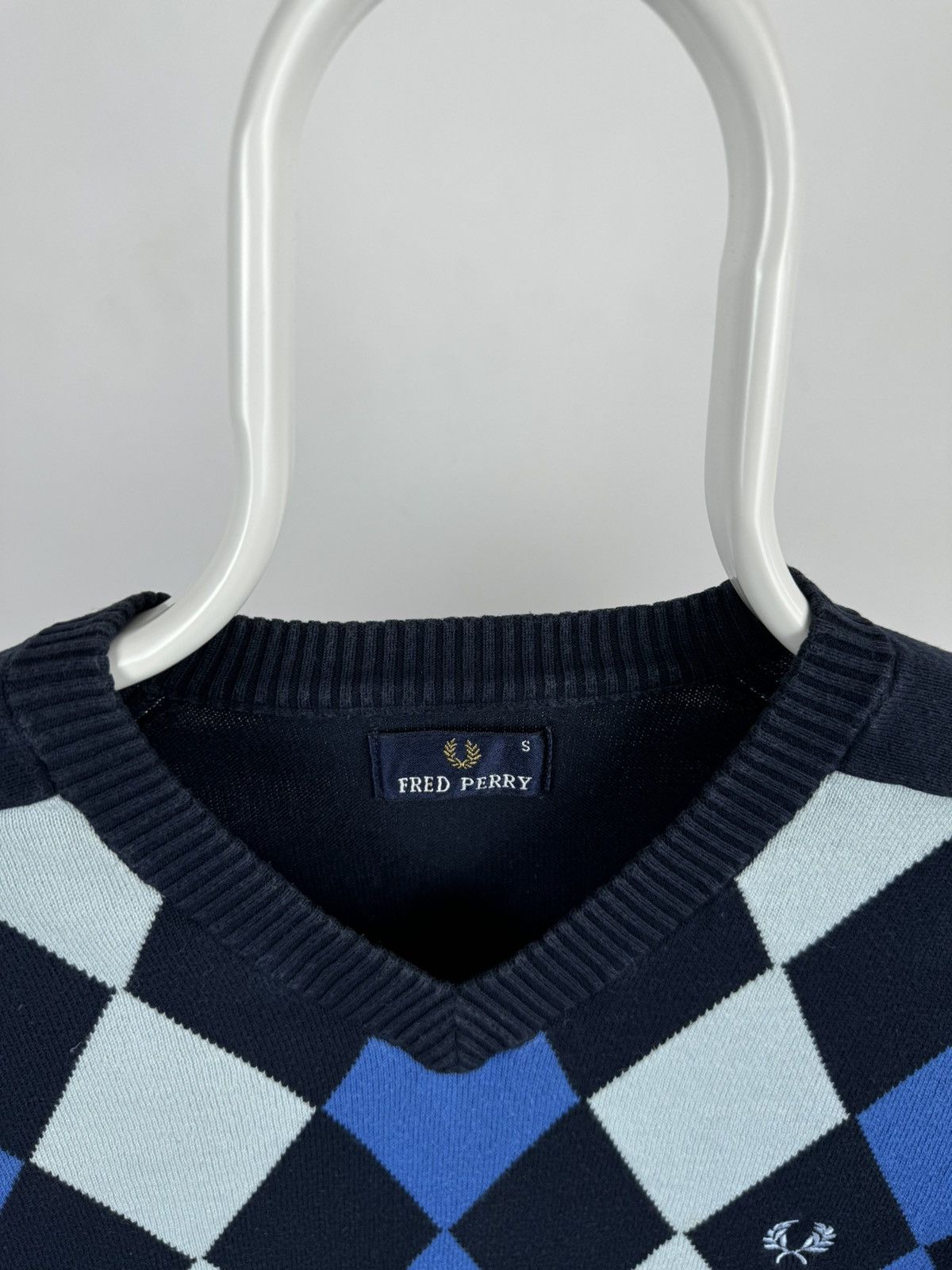 Fred Perry Vintage Fred Perry V-Neck Cotton Jumper Size US S / EU 44-46 / 1 - 3 Thumbnail