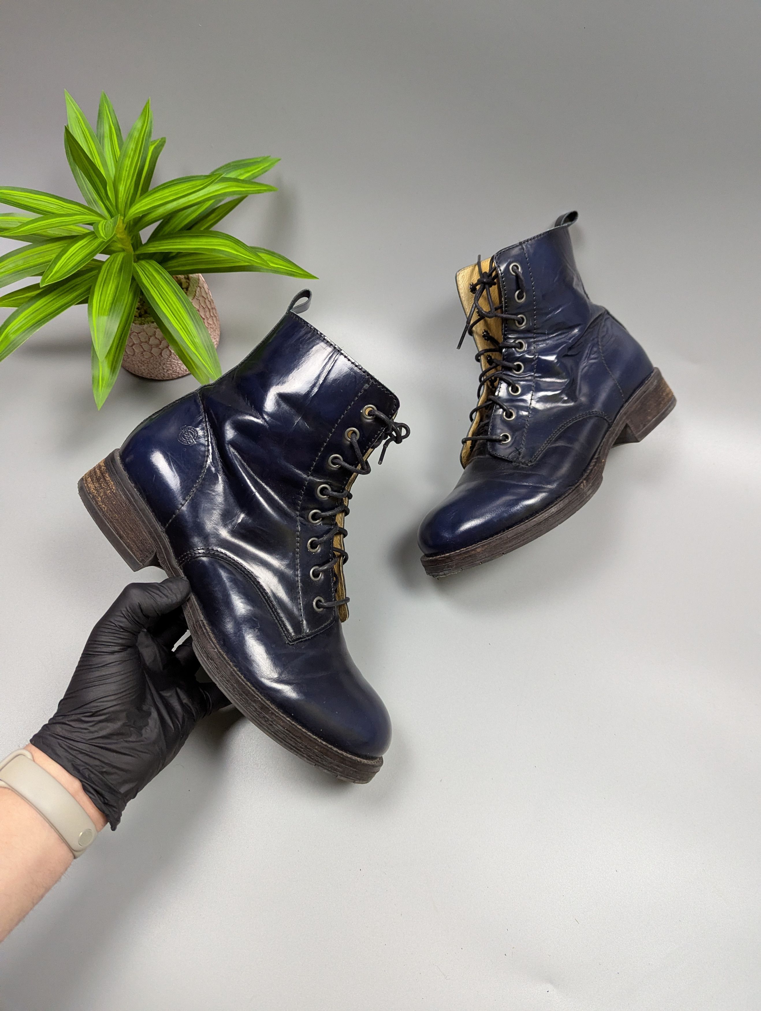 Vintage BRAKO Anatomic Navy Blue Patent Leather Lace-Up Boots Size US 9 / IT 39 - 1 Thumbnail