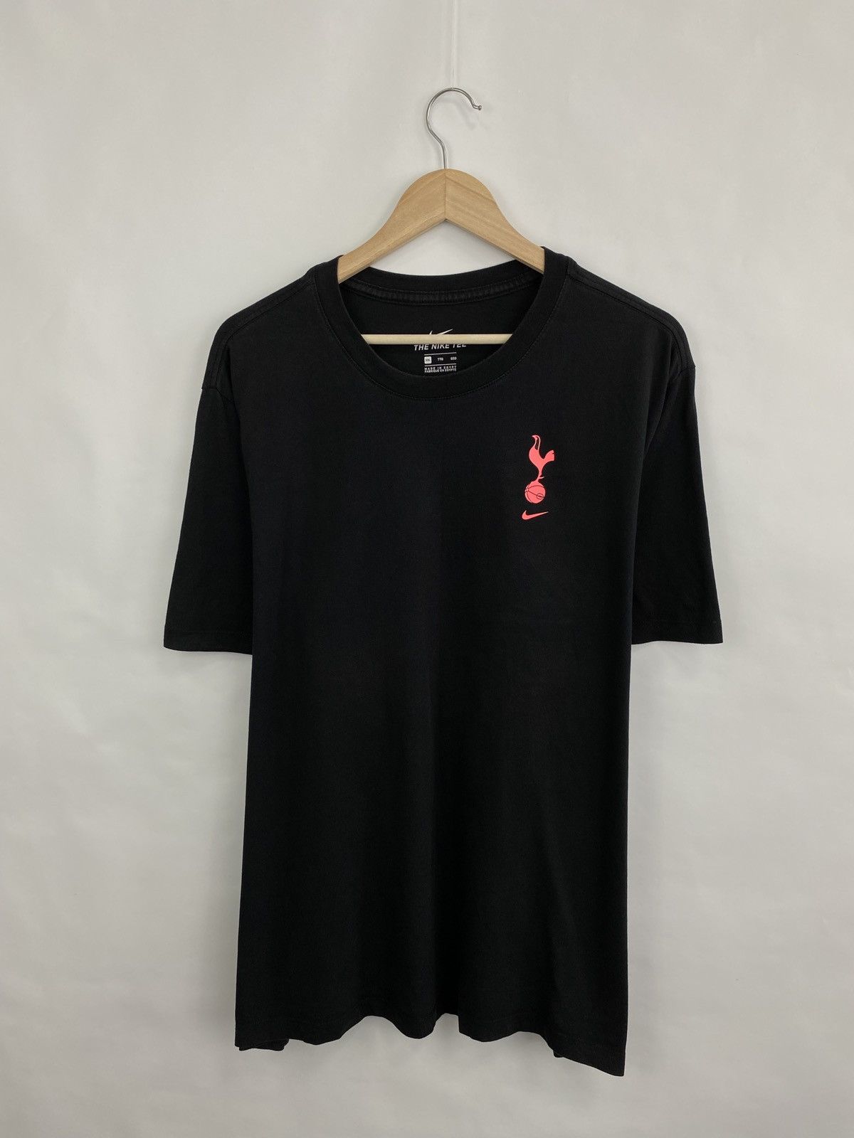 Nike Nike Football Tottenham Hotspur crest t-shirt Center Swoosh Size US XL / EU 56 / 4 - 5 Thumbnail