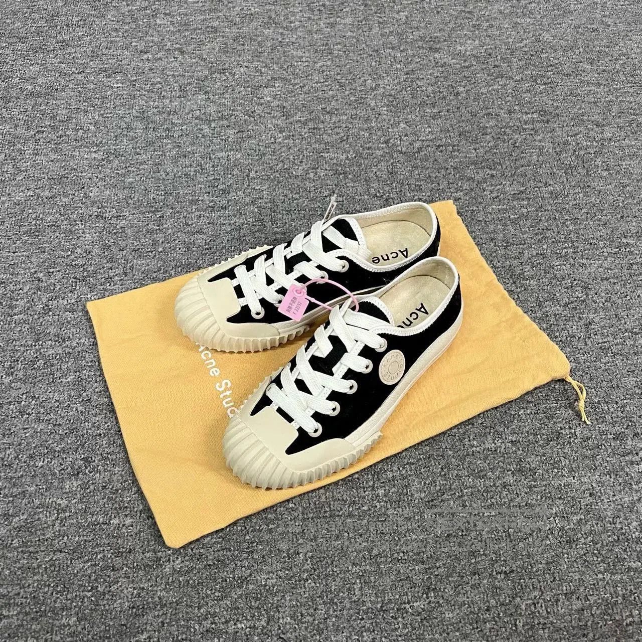 Acne Studios Acne Studios Biscuit Casual Shoes. Size US 6 / IT 36 - 1 Thumbnail