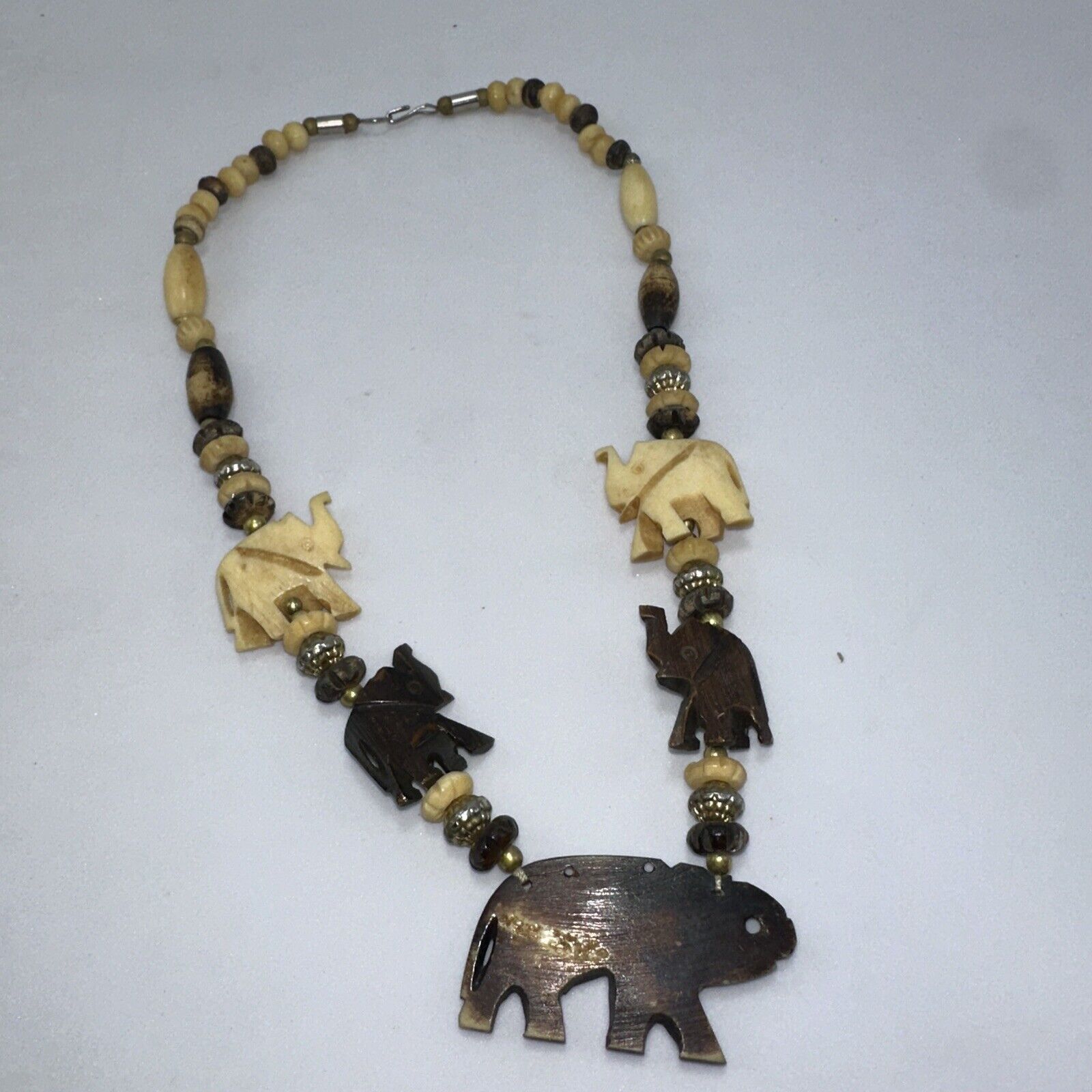 Other African Safari Wood Necklace Carved Animals Chunky Elephant Size ONE SIZE - 4 Thumbnail