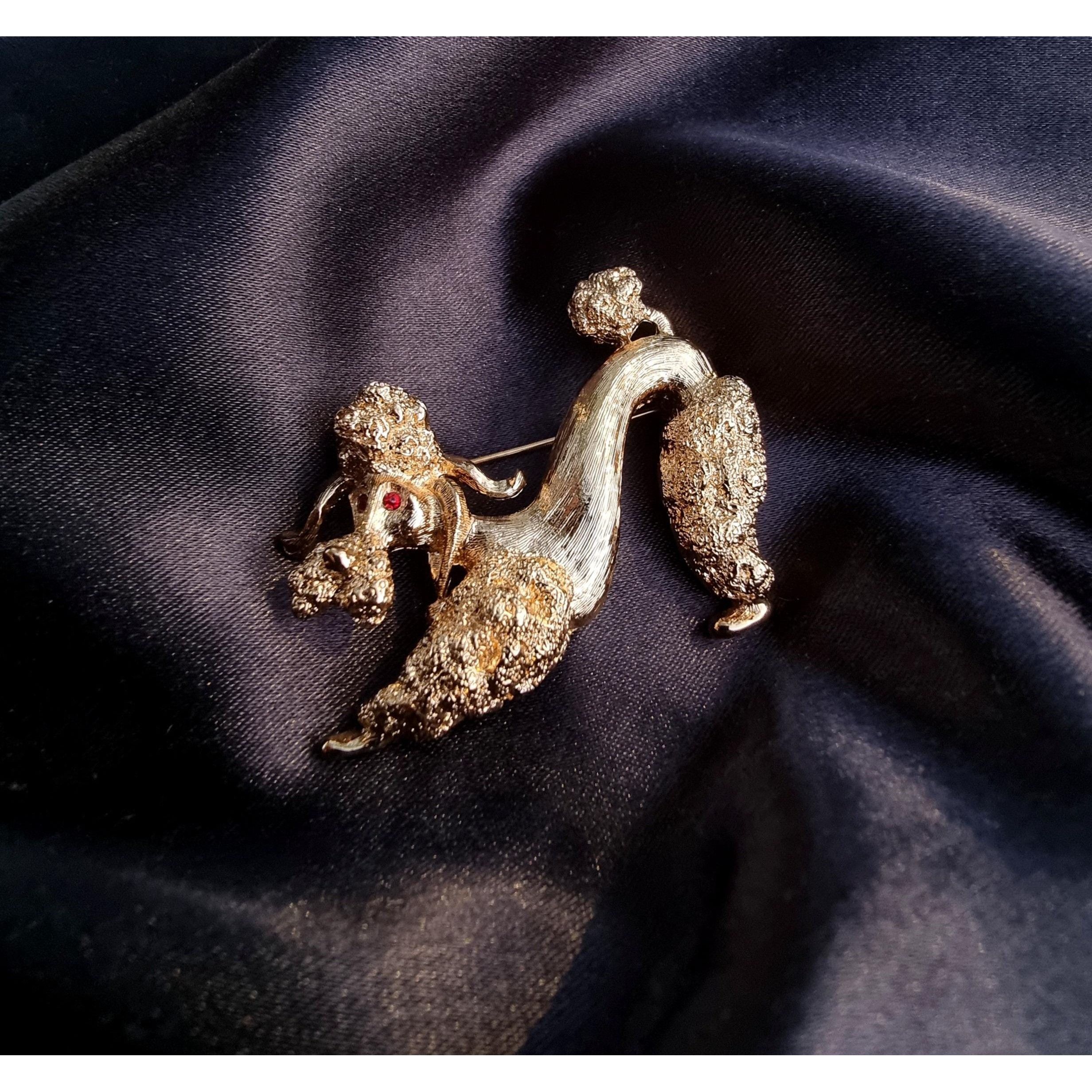 Other Vintage MONET 1970s Signed Poodle Dog Gold Red Eyes Animal B Size ONE SIZE - 4 Thumbnail