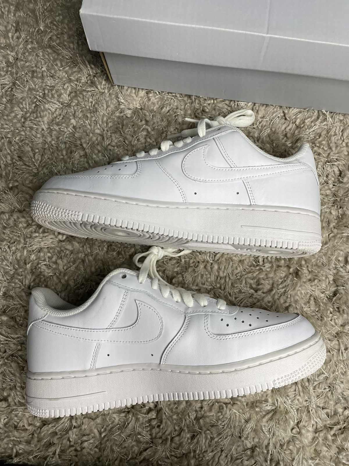 Nike Air Force 1 Triple White Size US 8.5 / EU 41-42 - 3 Thumbnail