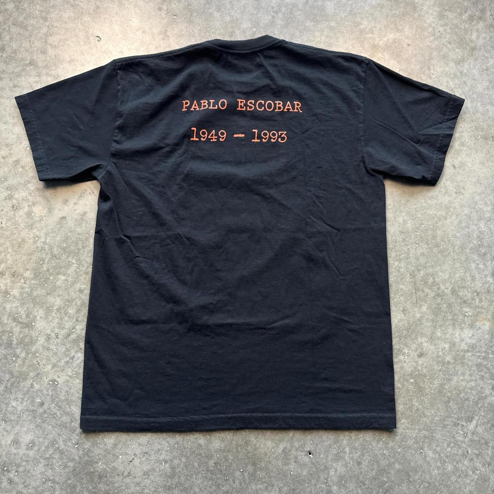 Other Pablo Escobar Ganster Graphic T-Shirt Double Sleeve Size US XL / EU 56 / 4 - 2 Thumbnail