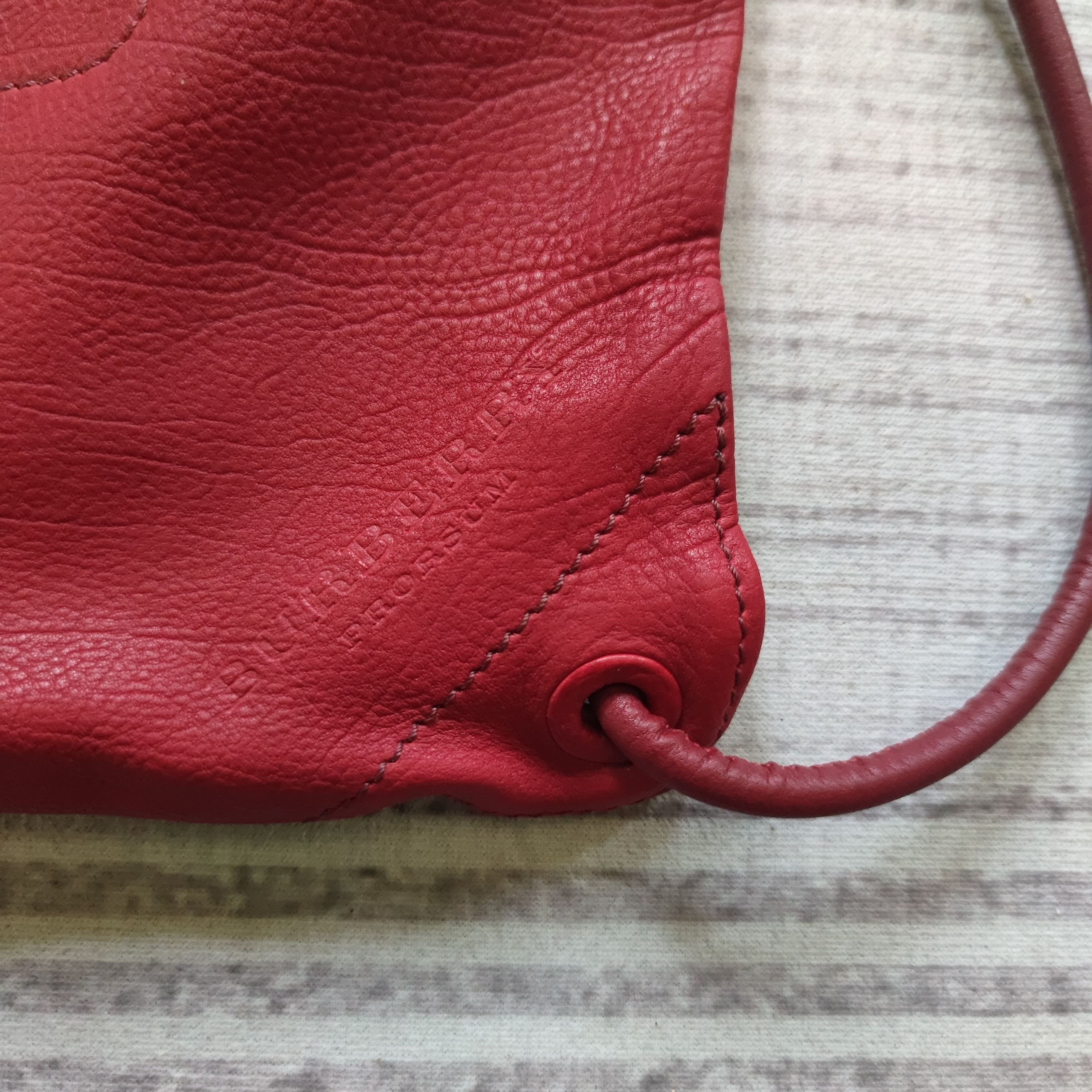 Burberry × Burberry Prorsum AUTHENTIC SS14 BURBERRY RED LEATHER DRAWSTRING BAG Size ONE SIZE - 7 Thumbnail