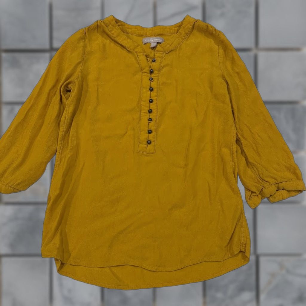 Banana Republic Banana Republic Tunic Blouse XS Petites Yellow Henley 3/4 Sleeve MISSING BUTTONS Size XS / US 0-2 / IT 36-38 - 1 Thumbnail