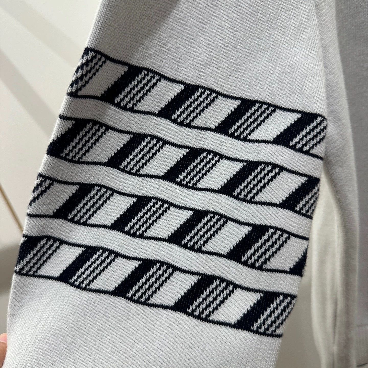 Thom Browne Thom Browne apr785 4-Bar Knit Sweatshirt 2 Cotton Size XS / US 0-2 / IT 36-38 - 6 Thumbnail