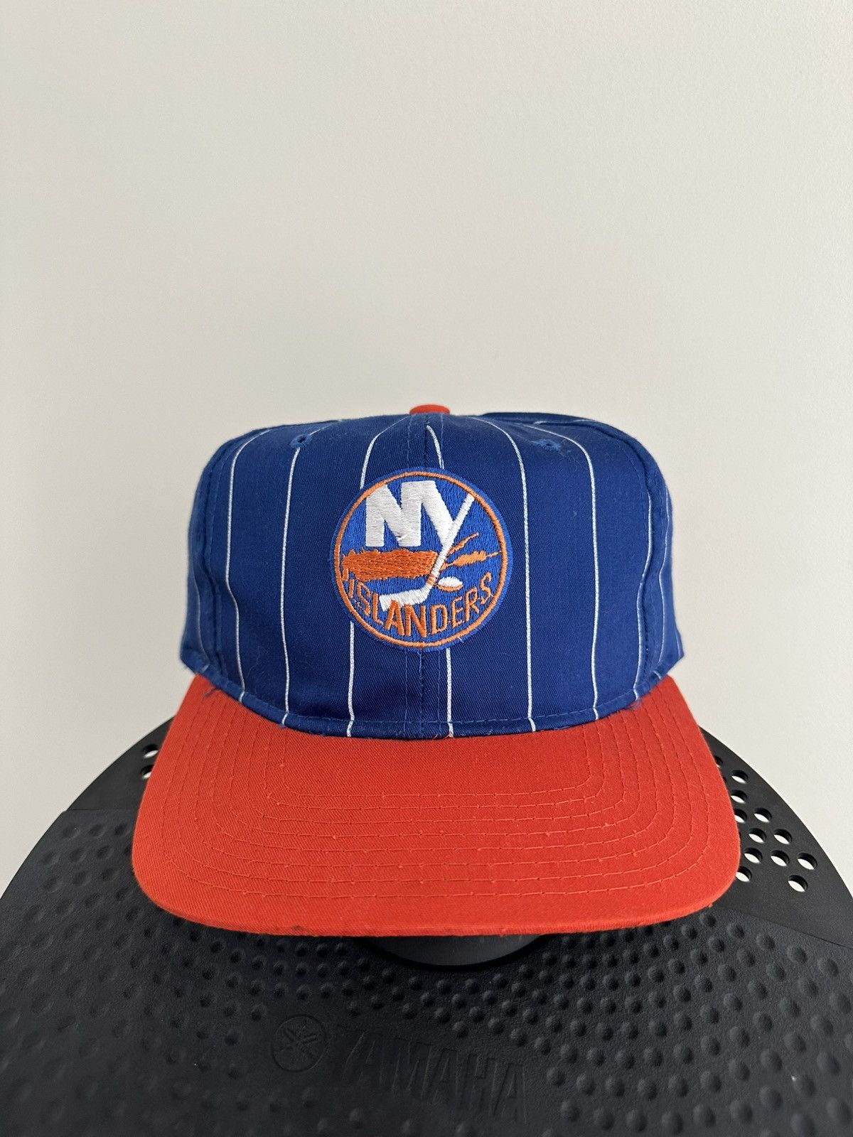 Vintage Vintage 90s New York Islanders Pinstripes Starter Snapback Size ONE SIZE - 1 Thumbnail