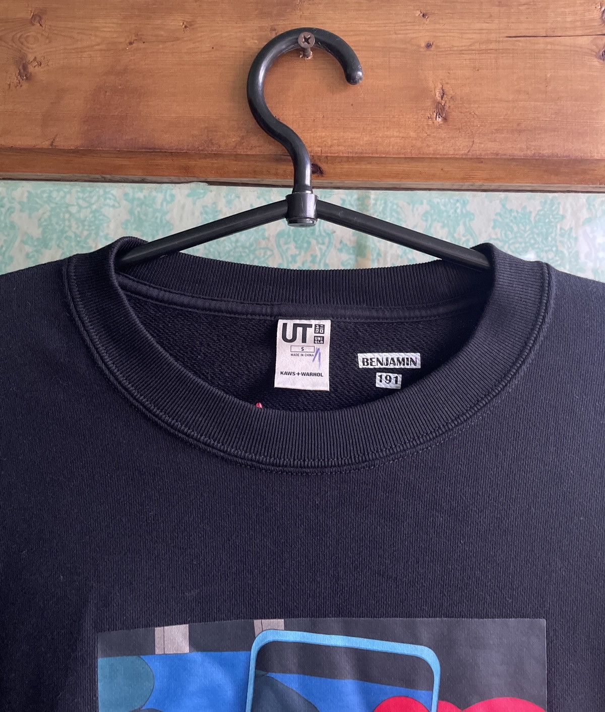 Andy Warhol × Kaws × Uniqlo Uniqlo x Kaws x Warhol Black/Red Sweatshirt US S = ASIA M Size US S / EU 44-46 / 1 - 2 Thumbnail