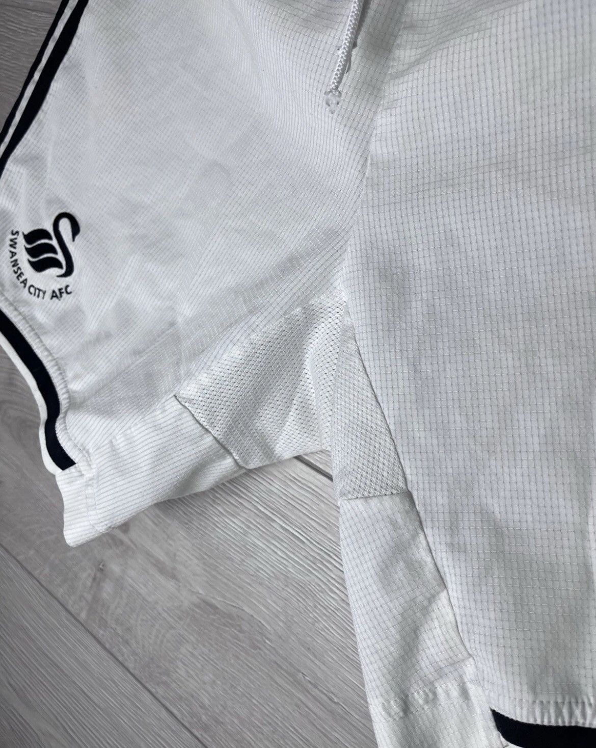 Adidas Soccer jersey Set Adidas Swansea City AFC men’s size S Size US S / EU 44-46 / 1 - 14 Thumbnail