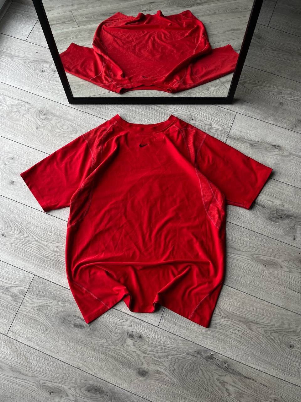 Vintage Nike Center Swoosh Boxy T-shirt Y2K L