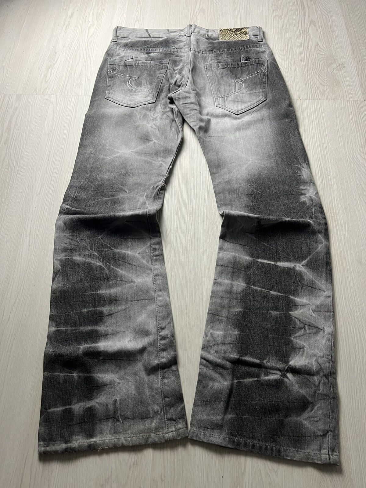 If Six Was Nine × Le Grande Bleu (L.G.B.) × Tornado Mart Semantic Design Spike Studded Mudwash Flared Denim Size US 31 - 2 Thumbnail