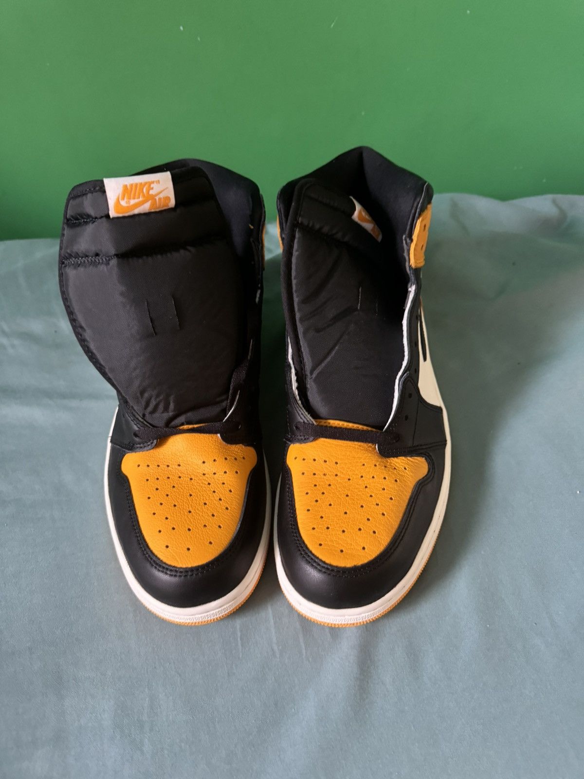 Jordan Brand Nike Air Jordan 1 High Taxi 2022 Size US 12.5 / EU 45-46 - 8 Thumbnail