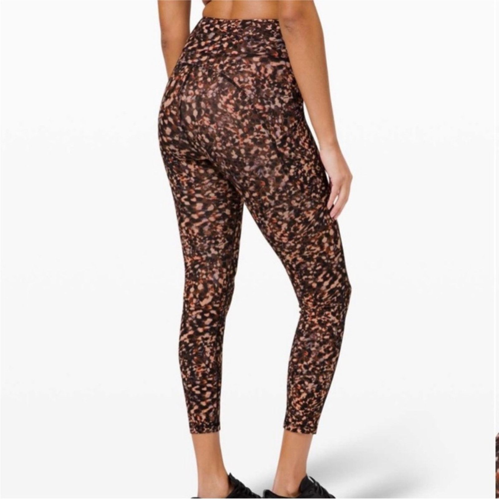 Lululemon LULULEMON Back Tan Print High Rise Cropped Ankle Leggings Size 26" / US 2 / IT 38 - 13 Thumbnail
