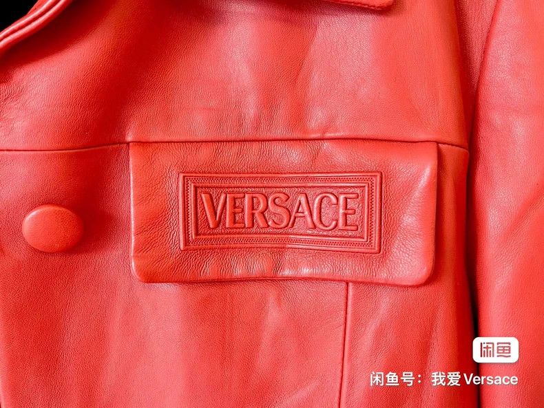 Versace Versace Sheepskin coat Size M / US 6-8 / IT 42-44 - 4 Thumbnail